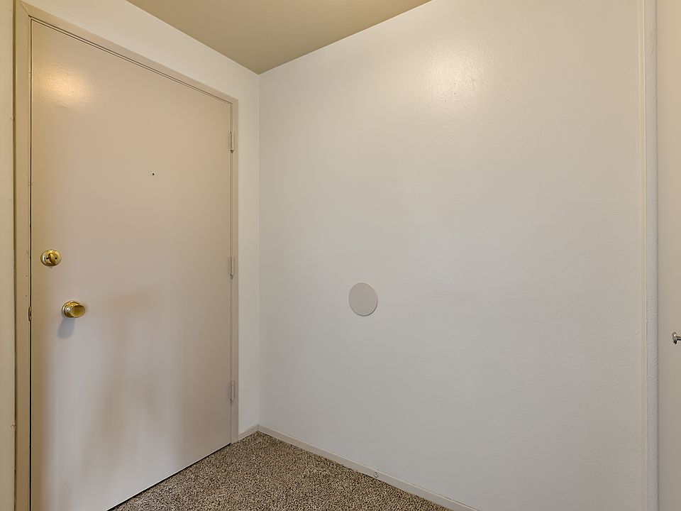 1st image of 12520 Roosevelt Way NE APT 303