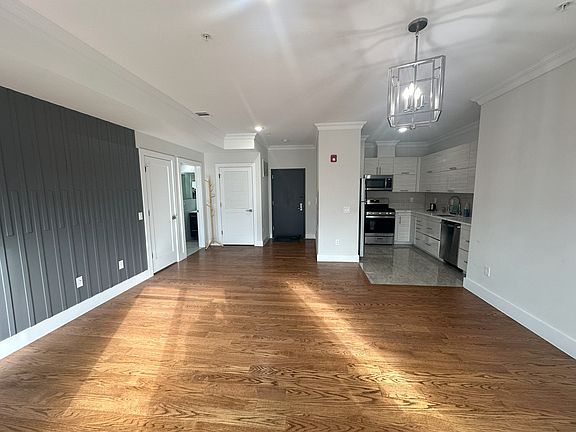 3rd image of 186-188 Kensington Ave #4A