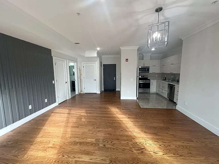 186-188 Kensington Ave #4A — Photo 3