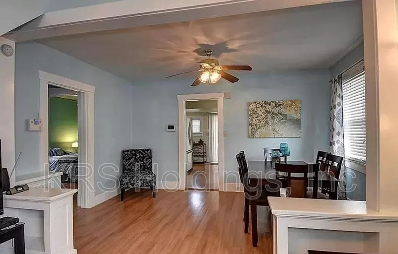 3 bed, 2.0 bath, 1450 sqft, $1,895 — Photo 4