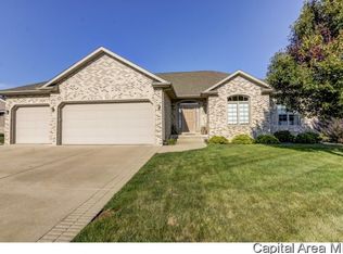 1112 Gridiron Ln, Auburn, IL 62615