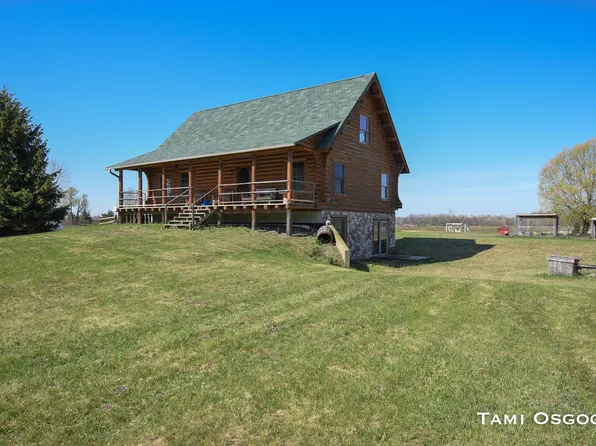 3688 S Ferris Rd, Sumner, MI 48889