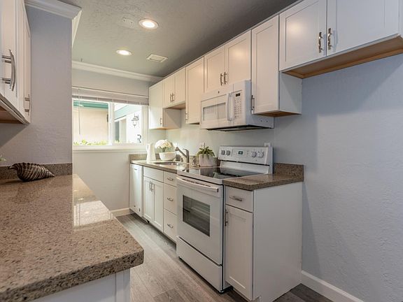 5th image of 1170 Terra Nova Blvd