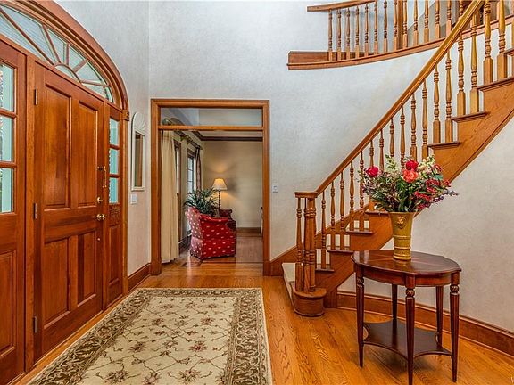 4th image of 23 Lakeridge Dr