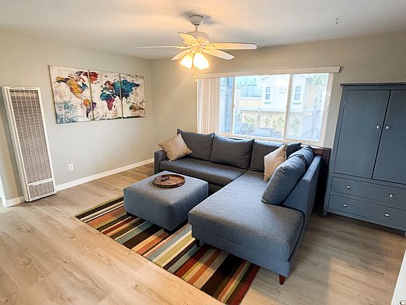 3rd image of 2032 Thomas Ave