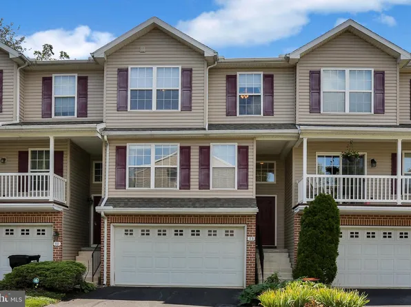 55 Parkside Dr, Lebanon, PA 17042