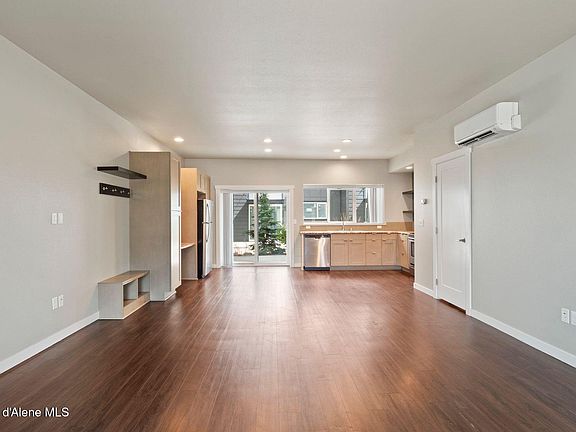 5th image of 303 S Felts Ln