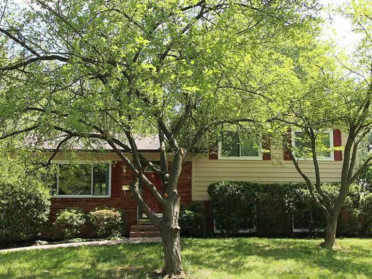 730 Harrington Rd — Photo 10