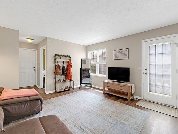 5th image of 1150 Chapman Ln Unit 40