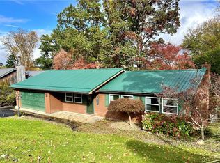 726 Grandview Ave, East Palestine, OH 44413