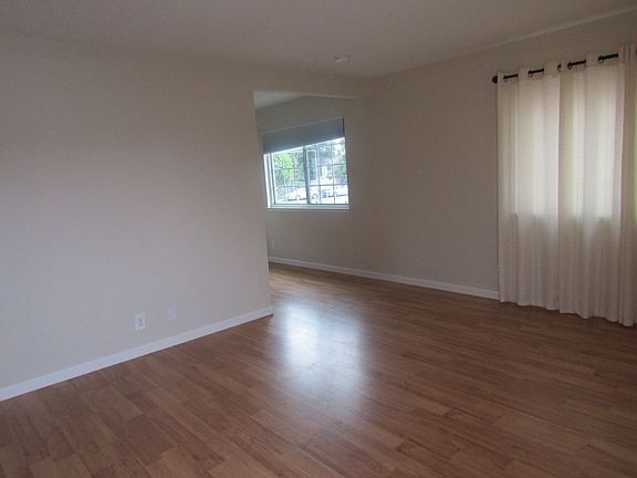 3rd image of 206 Pamela Ave