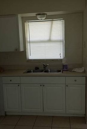 5th image of 5639 10th Ave