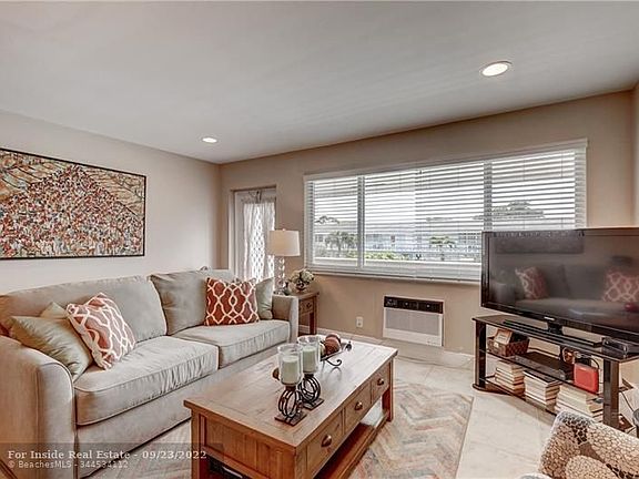 3rd image of 35 Harwood Dr #B