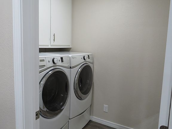 5th image of 1002 W 18th Ln