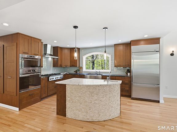 5th image of 54 Fern Road