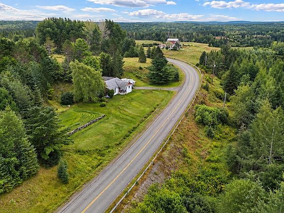 3rd image of 948 Big Baddeck Rd