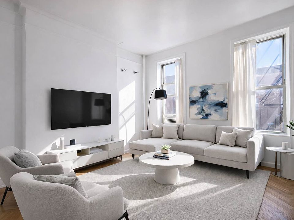 1st image of 937 Jefferson Ave APT 3R