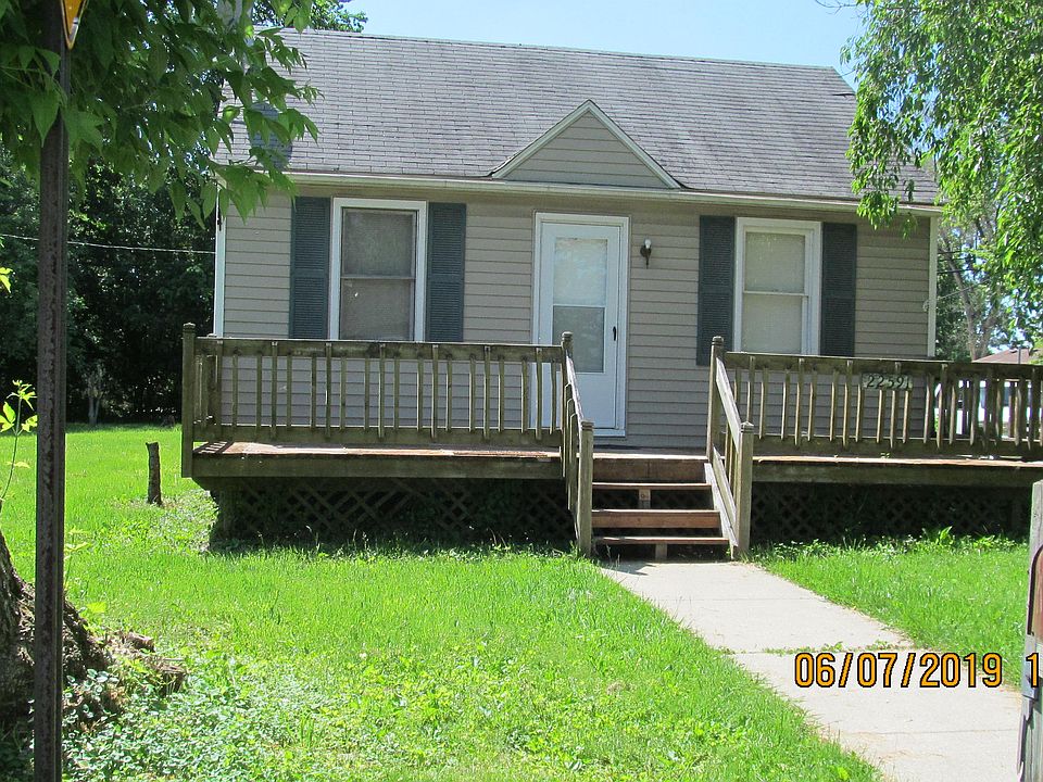 1st image of 22591 Albion Ave