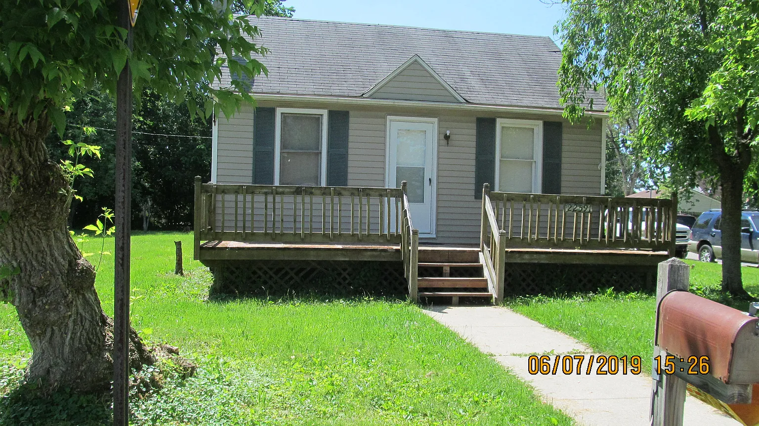 22591 Albion Ave photo 1