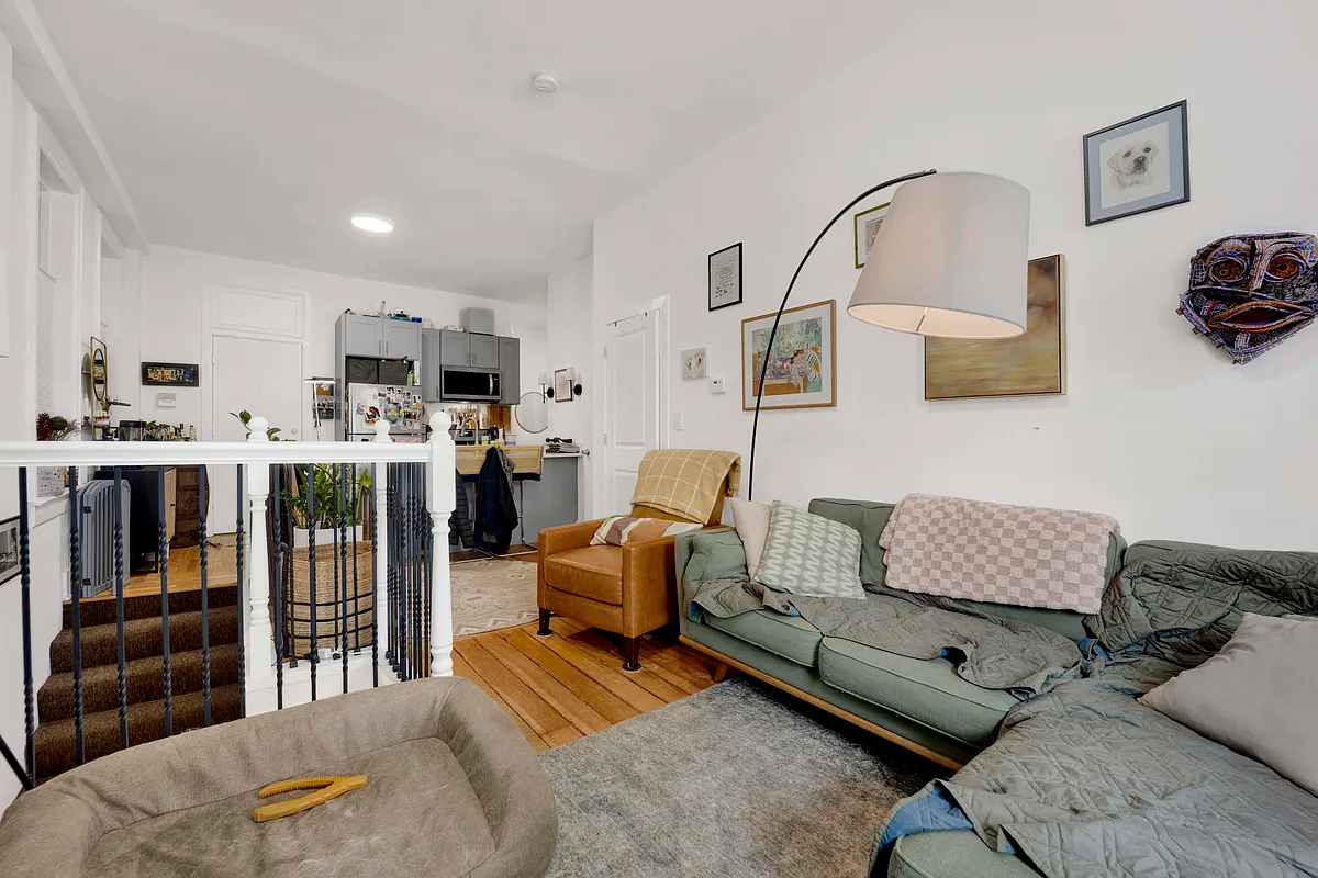 Building Photo - 1140 N Winchester Ave #1F