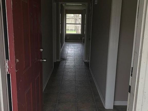 3rd image of 2118 Pincher Creek Dr