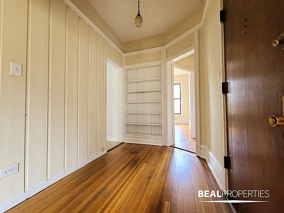 5th image of 1218 N Dearborn St #B3