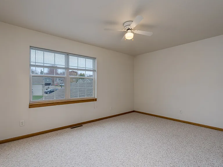 637 S Aspen Ct — Photo 12