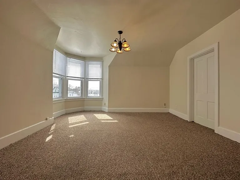 2707 Forest Ave — Photo 3