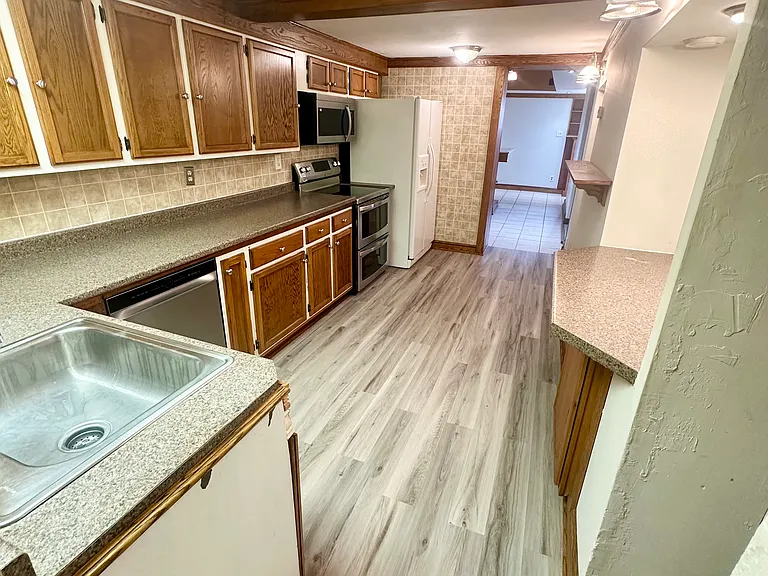 2422 Main St #1 — Photo 13