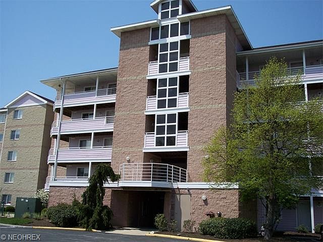 1st image of 48 Marina Point Dr