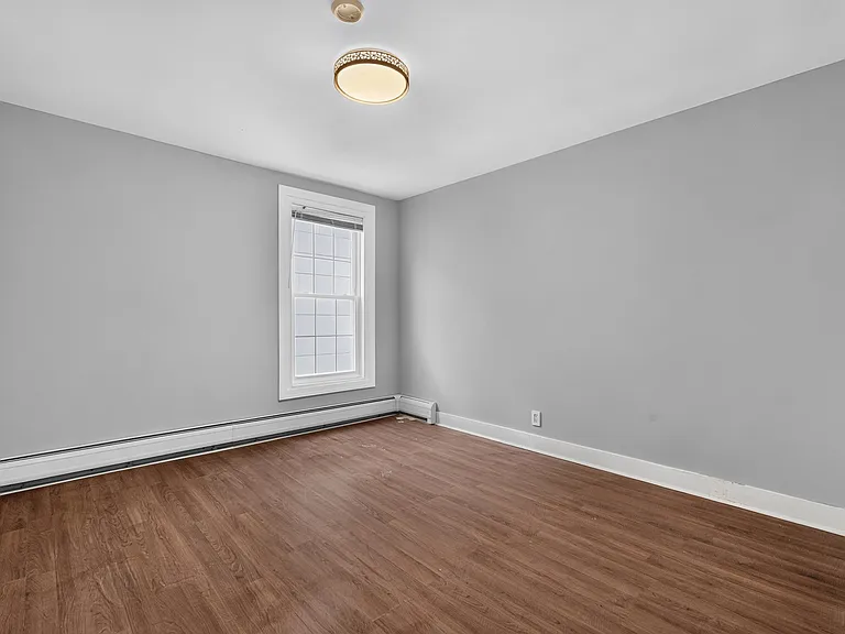 255 Kennedy Blvd — Photo 16