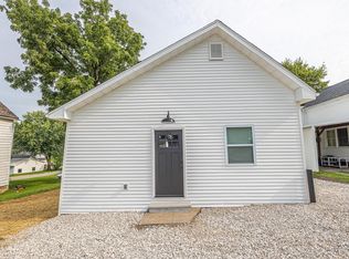 704 E 9th St, Huntingburg, IN 47542