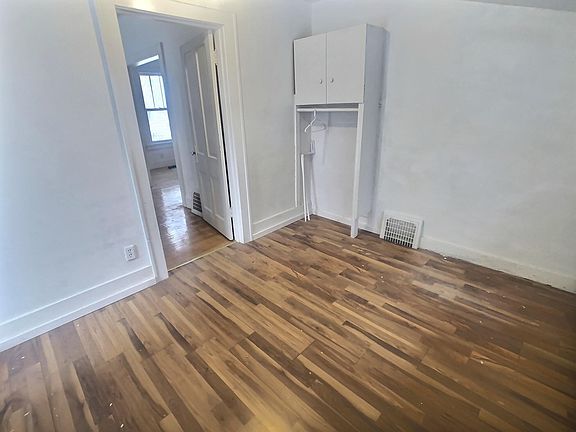 5th image of 206 5th St N