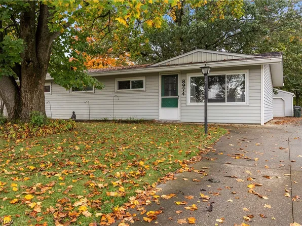 8974 Cambridge Dr, Northfield, OH 44067