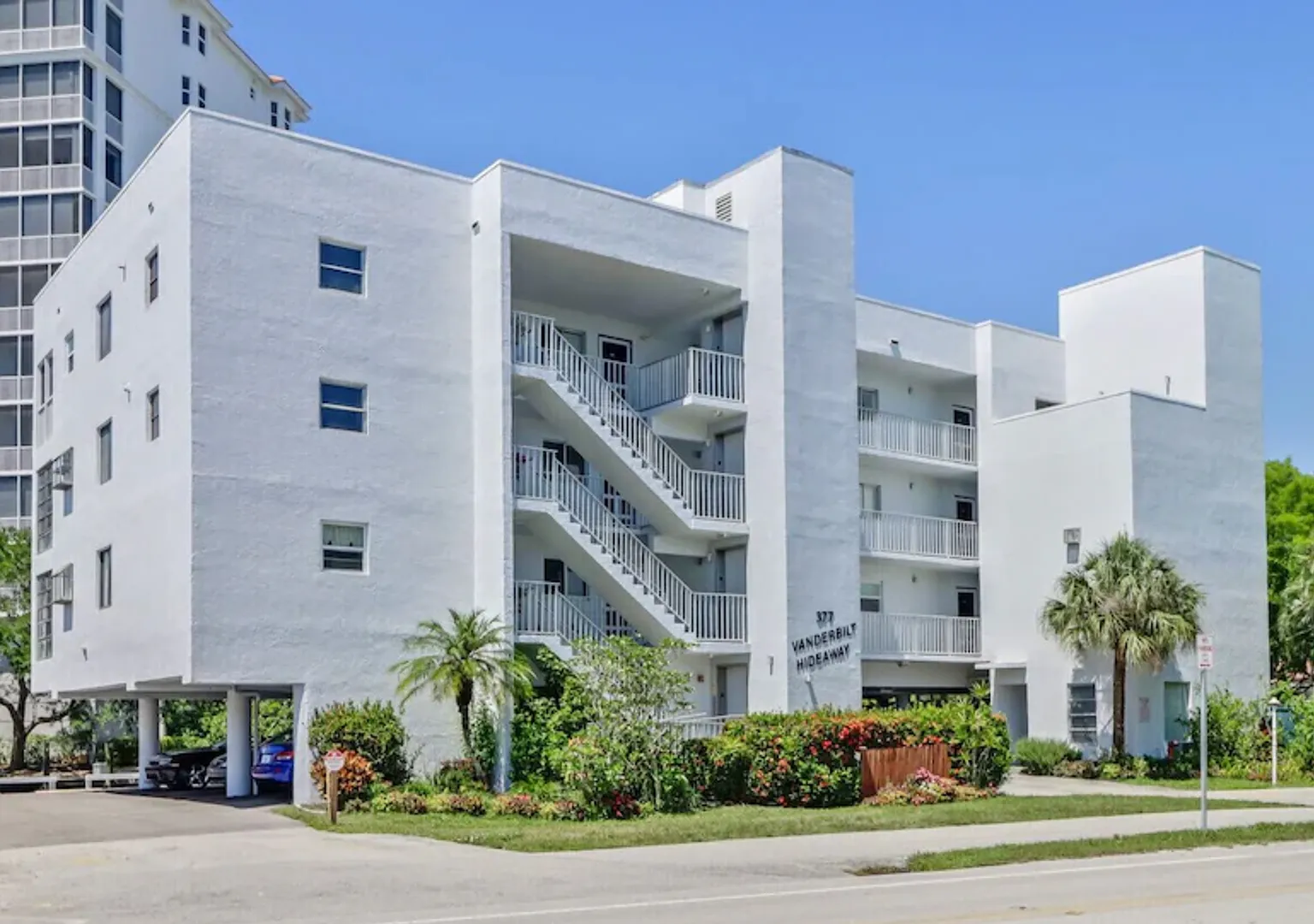 Available Now! Beachfront Studio | Steps To Vanderbilt Beach | Seasonal Or Annual Rental | Specta... — Photo 3