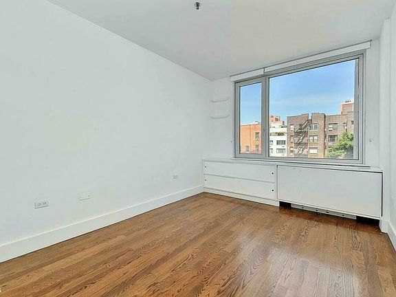 4th image of 154 Attorney St APT 501
