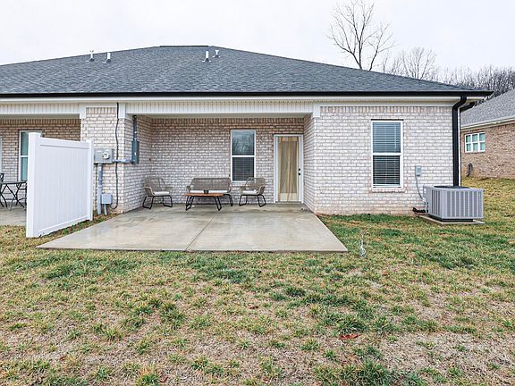 5th image of 815 Elmdale Rd