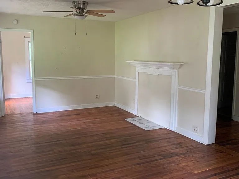 43 Berry Ave — Photo 3