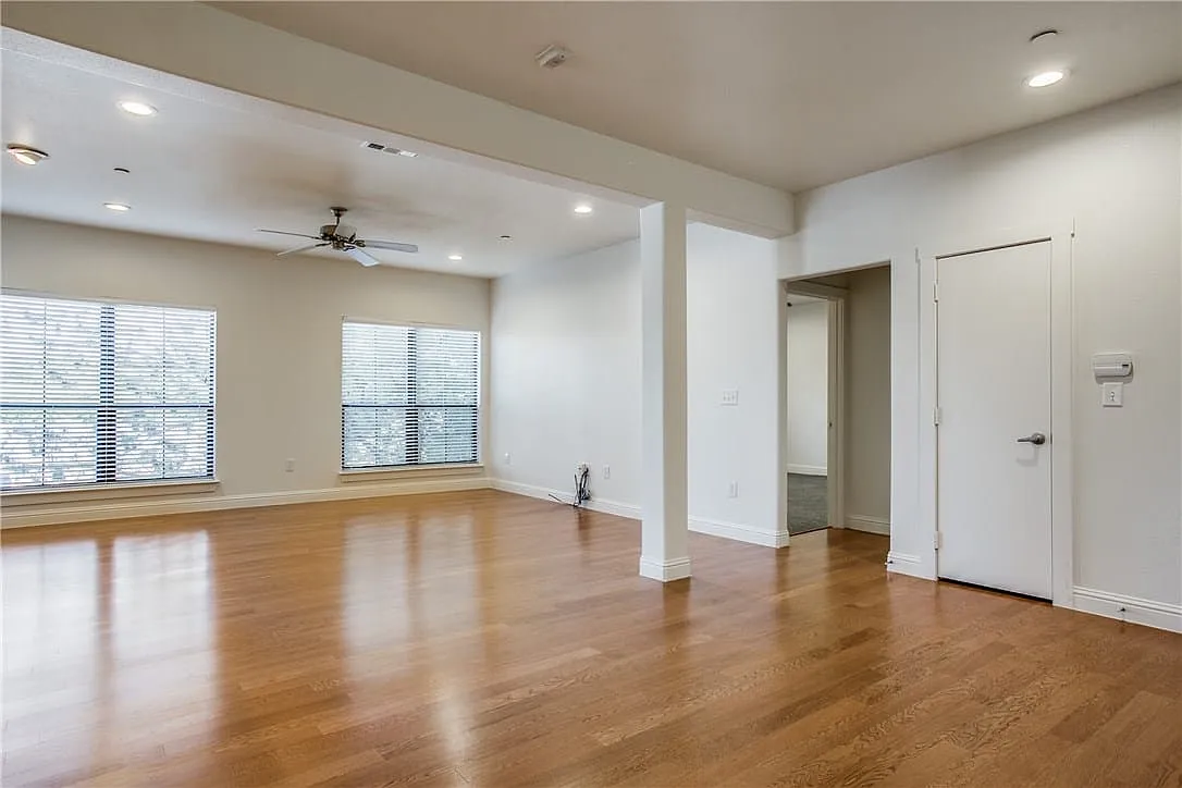 3 bed, 2.0 bath, 1750 sqft, $3,100 — Photo 3