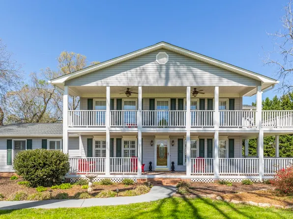 124 Tyler Ln, West Union, SC 29696