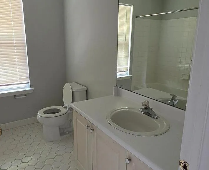 35 Oakmont Ter — Photo 12