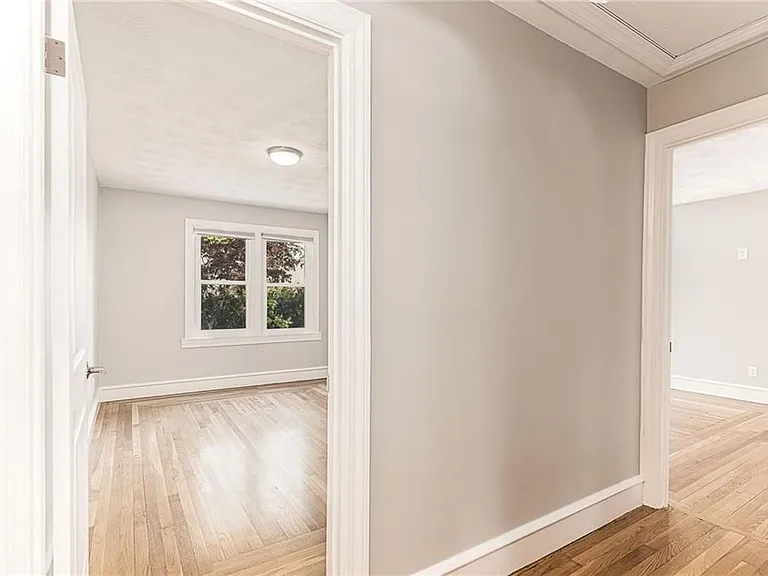 76 Crossland Rd — Photo 18