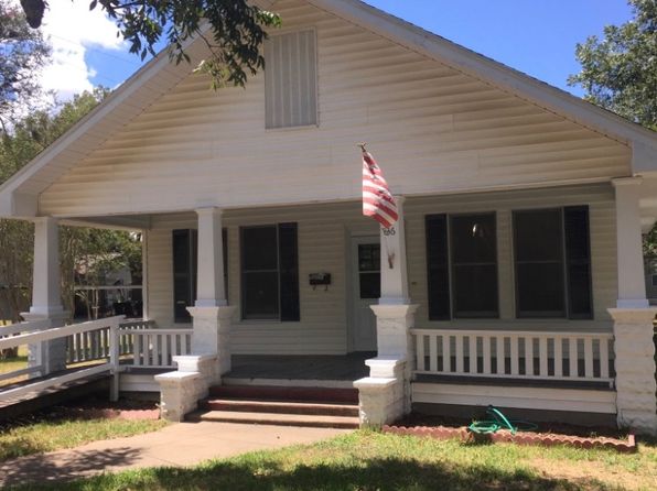 836 Live Oak St