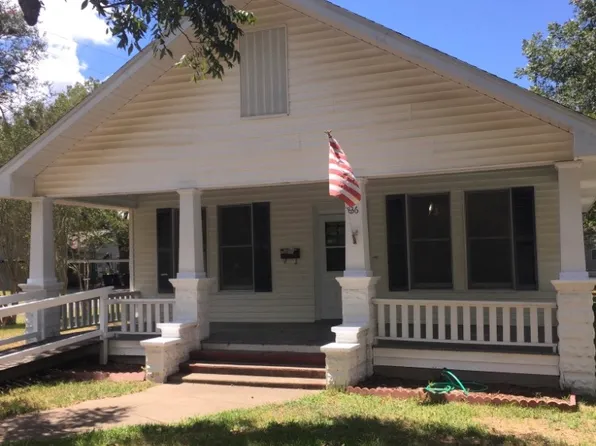 836 Live Oak St, Columbus, TX 78934