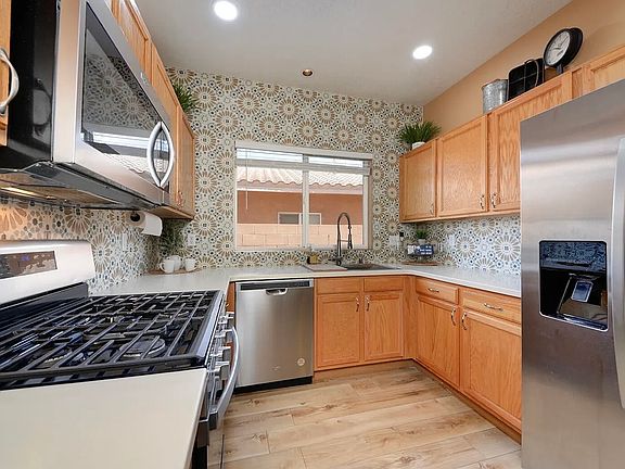 4th image of 1012 Casa Maria Rd NE