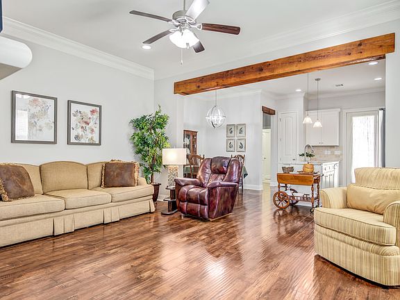3rd image of 119 Harvey Cay Ln