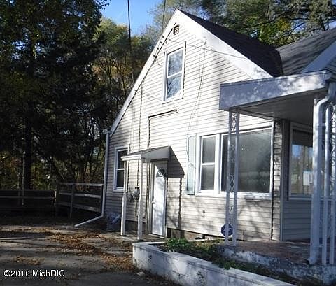 4th image of 129 Redner Ave
