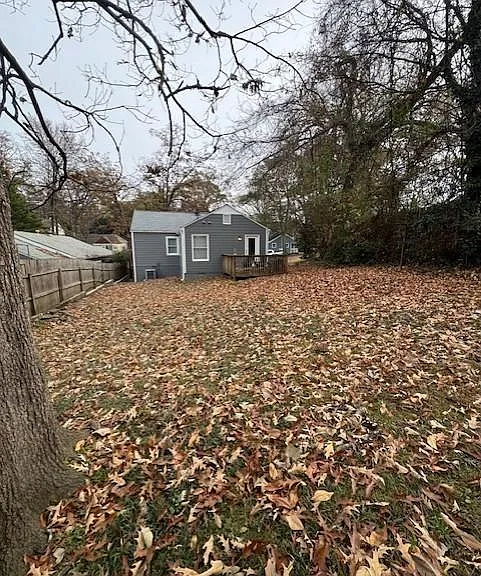 1464 Hawthorne Ave NW — Photo 9