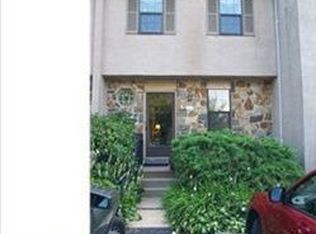 1003 Stoneham Dr, West Chester, PA 19382