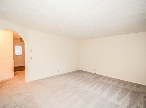 5th image of 2528 Balboa Dr